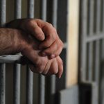 FORMALIZAN A SUJETO QUE ATACÓ A CONVIVIENTE Y LUEGO USÓ PERROS PITBULL PARA OPONERSE A DETENCIÓN