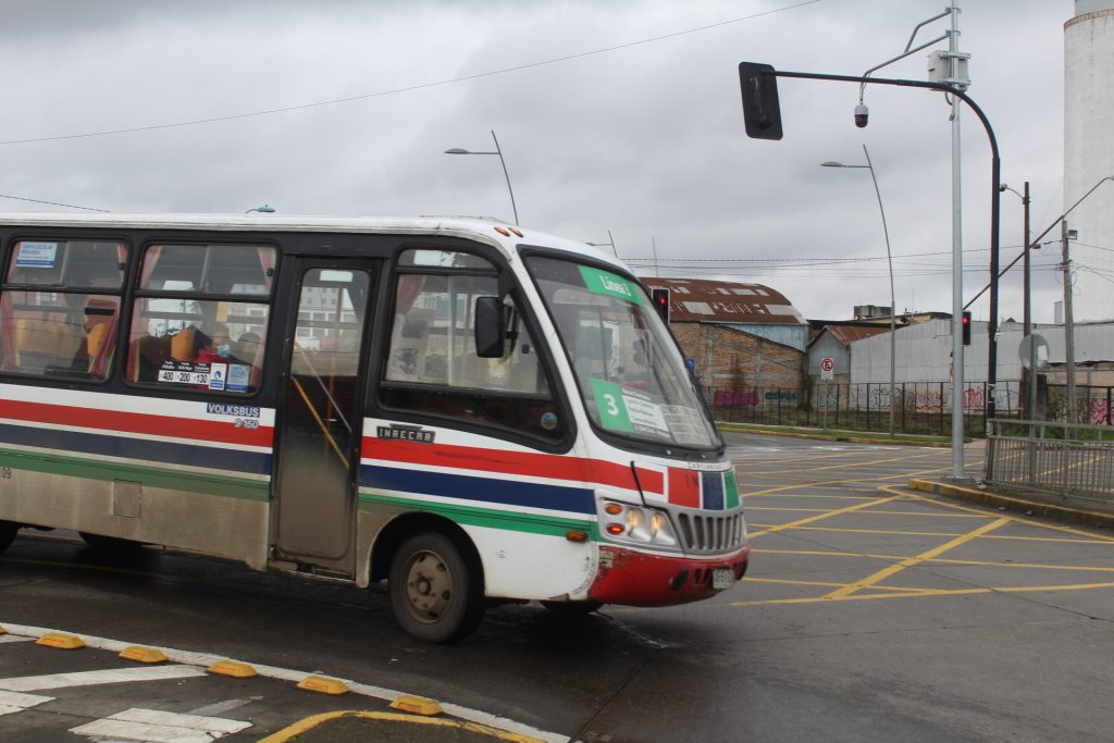 MICROBUSEROS DE OSORNO ANUNCIAN PARO INDEFINIDO: PIDEN AUMENTAR TARIFA A $650