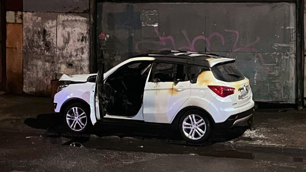 CUERPO ES ENCONTRADO CALCINADO AL INTERIOR DE VEHÍCULO INCENDIADO