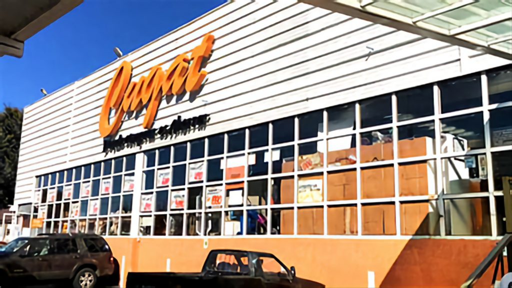 CASI UN MES DE HUELGA DE TRABAJADORES CUGAT OSORNO: SIMBOLO CONTRA LA PRECARIEDAD LABORAL