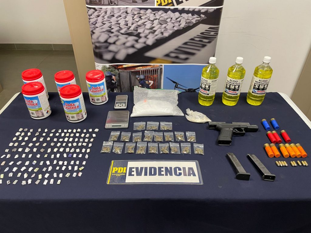 PDI DETIENE A DOS HOMBRES POR MICROTRÁFICO DE DROGAS EN VALDIVIA