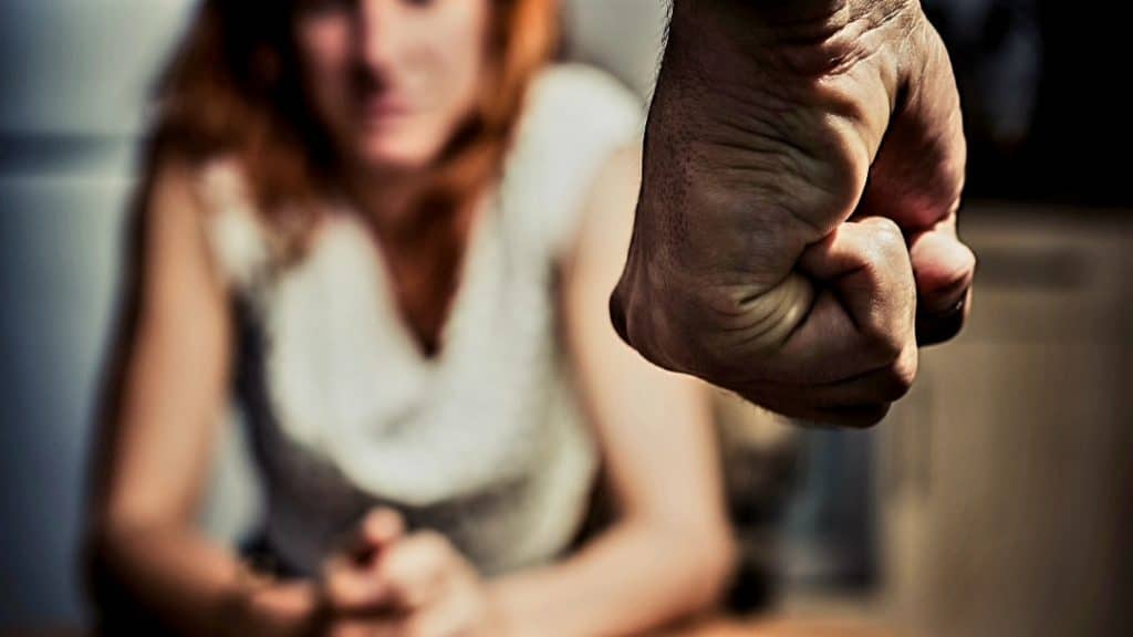 EN PRISIÓN PREVENTIVA QUEDÓ HOMBRE QUE SECUESTRÓ, GOLPEÓ Y ABUSÓ DE EX PAREJA