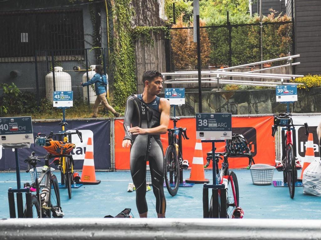 JOVEN DEPORTISTA DE CHAITÉN ES RECONOCIDO TRAS PARTICIPACIÓN EN COMPETENCIA DE TRIATLÓN