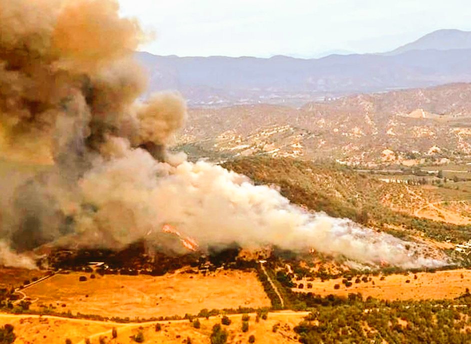 DECLARAN ALERTA ROJA PARA LA COMUNA DE CASABLANCA POR INCENDIO FORESTAL