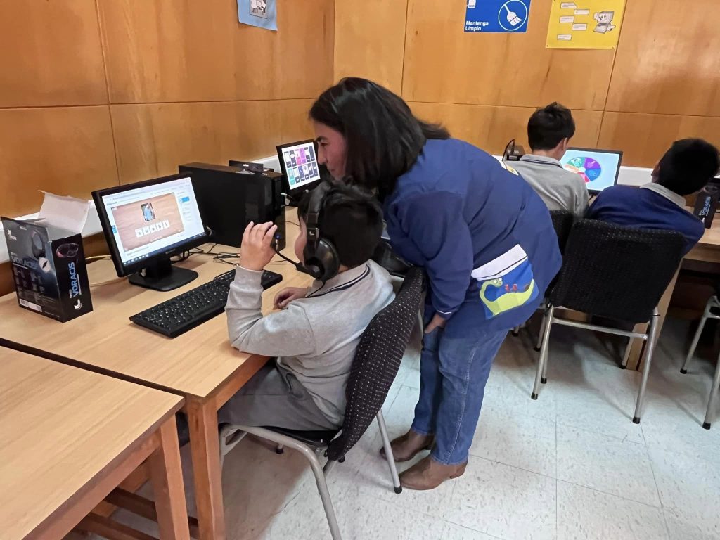 ESTUDIANTES DE ESCUELAS DE CASTRO SE CONECTARÁN A INTERNET SATELITAL GRACIAS A DONACIÓN DE STARLINK