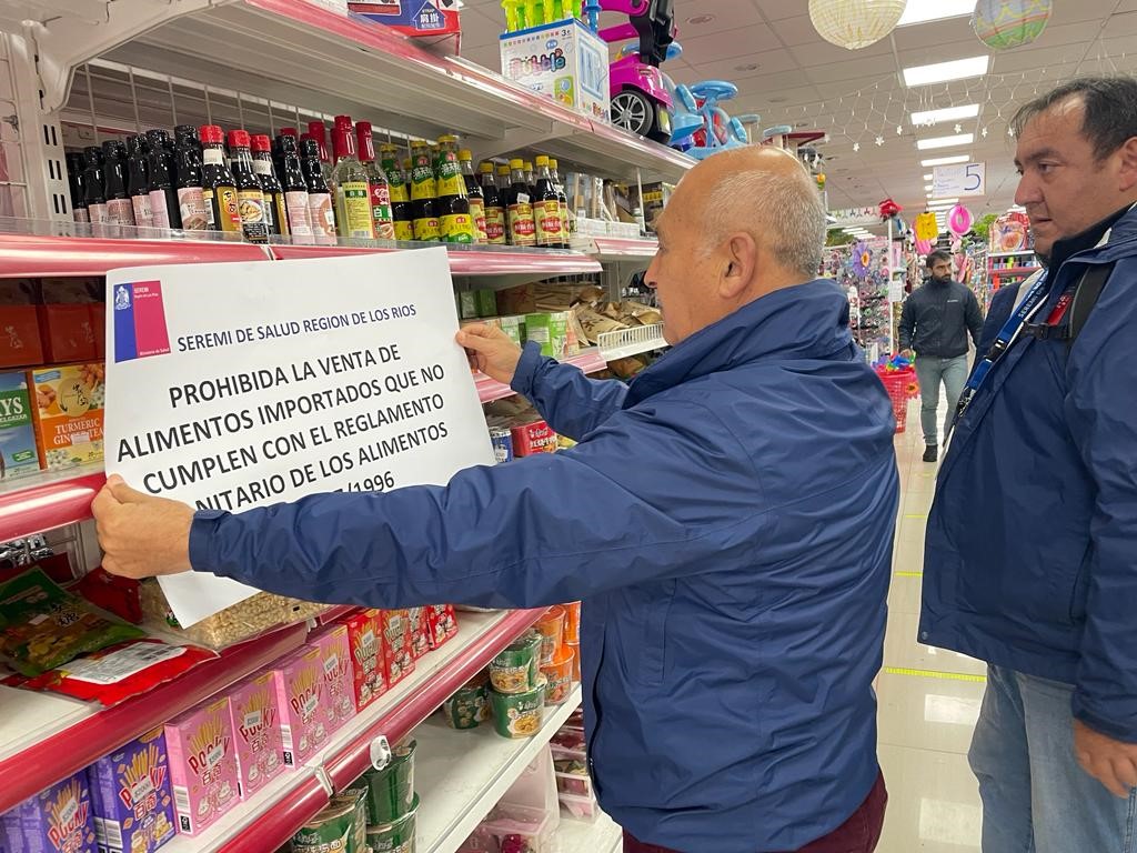 AUTORIDAD SANITARIA PROHIBE VENTA DE ALIMENTOS IMPORTADOS EN MALL CHINOS EN LOS RÍOS