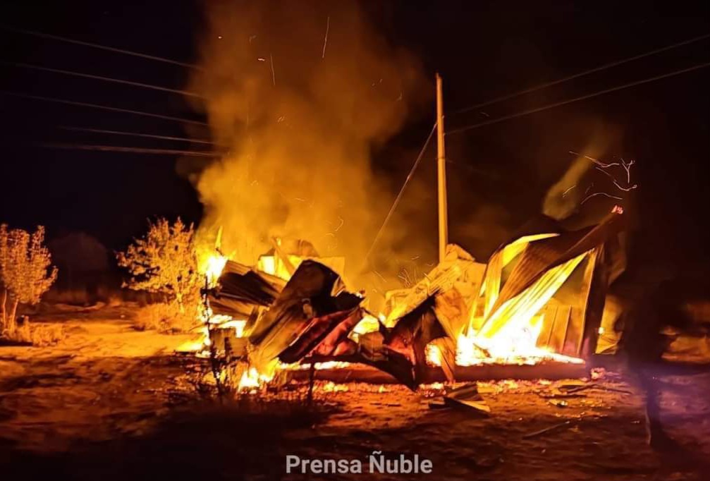 INVESTIGAN FATAL INCENDIO EN NINHUE QUE DEJÓ UN ADULTO MAYOR FALLECIDO