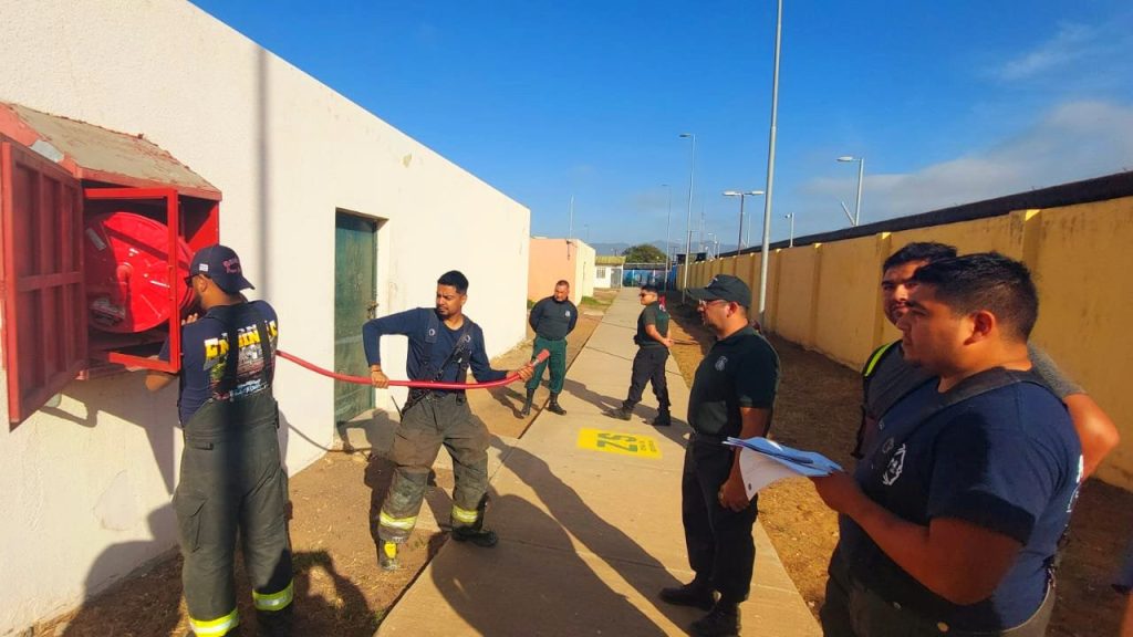 SENAME Y BOMBEROS SE UNEN PARA REFORZAR SEGURIDAD EN CENTRO CERRADO DE LA SERENA