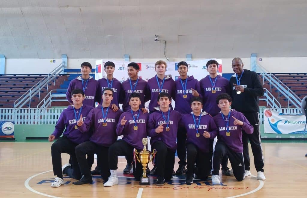 COLEGIO SAN MATEO OSORNO SE CORONA CAMPEÓN REGIONAL DE BALONCESTO EN JUEGOS DEPORTIVOS ESCOLARES 2023