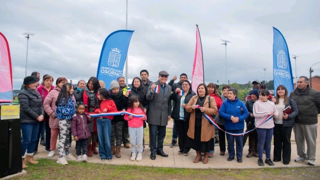 INAUGURAN ÁREA DE ESPARCIMIENTO EN POBLACIÓN VISTA HERMOSA DE RAHUE ALTO