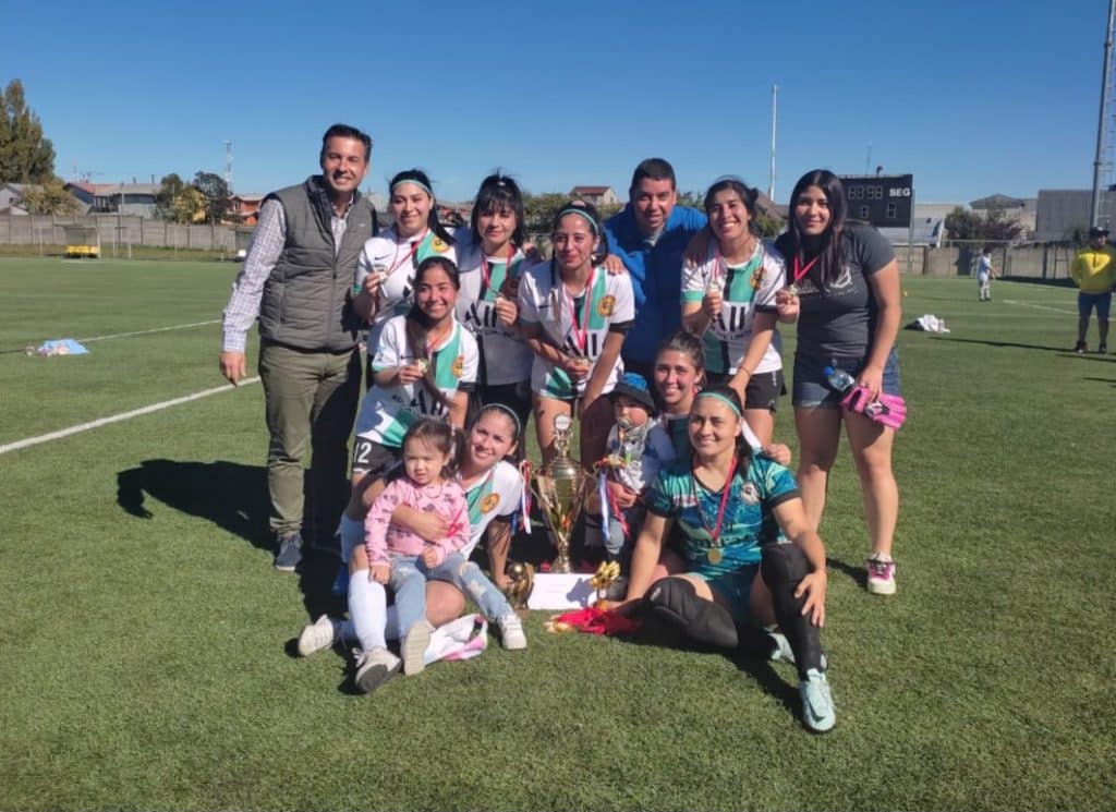 LLANQUIRAY SE PROCLAMA CAMPEÓN DEL FÚTBOL 7 FEMENINO DE CHONCHI