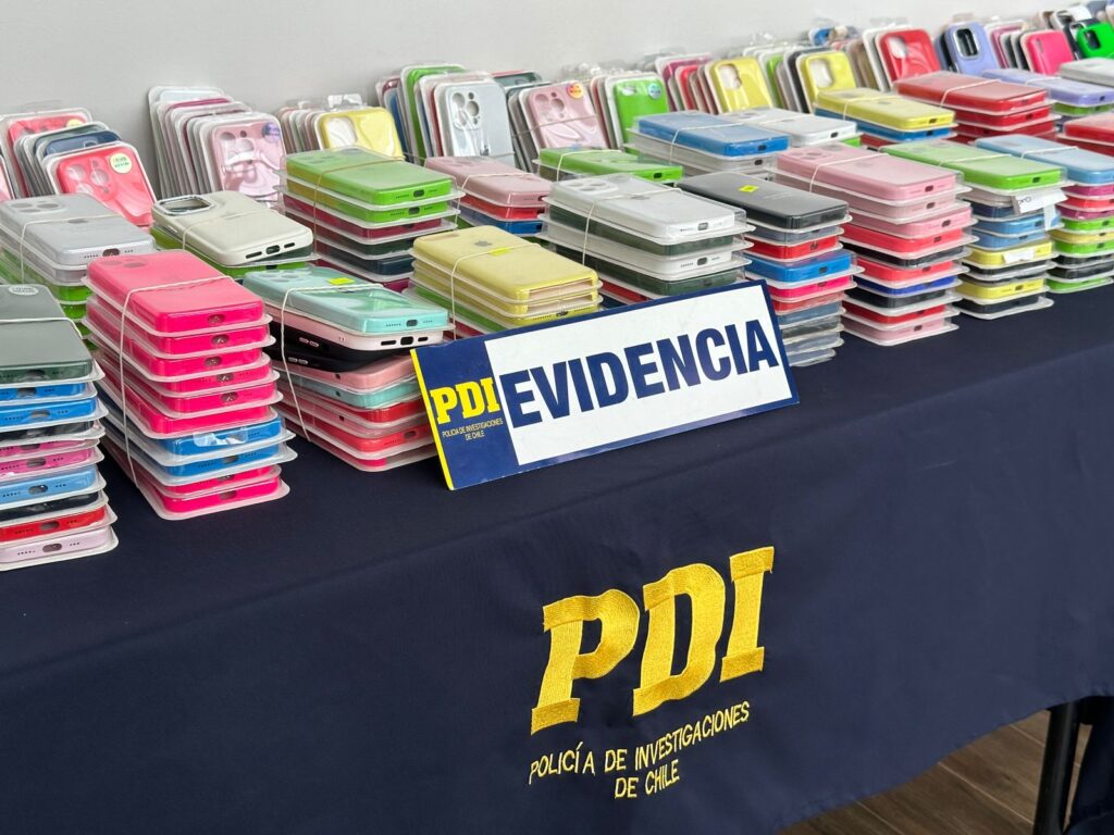 INCAUTAN MÁS DE 600 CARCAZAS DE TELÉFONOS POR DELITO DE PROPIEDAD INDUSTRIAL EN VALDIVIA