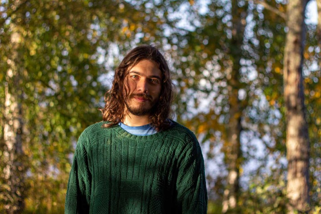 OSVI ESTRENA “SILENCIO”, UN ÁLBUM DE INDIE FOLK INTROSPECTIVO Y EVOCADOR