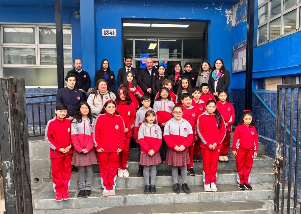 ALCALDE BERTIN PARTICIPA EN ENTREGA DE TECHUMBRE DE LA ESCUELA LEONILA FOLCH EN OSORNO
