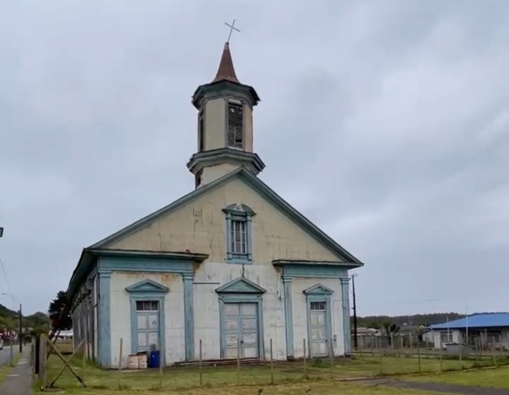 IGLESIA DE CARELMAPU EN MAULLÍN RECIBE RESOLUCIÓN SATISFACTORIA PARA SU RECONSTRUCCIÓN